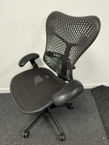 Herman Miller Mirra V1  Anthracite pellicle mesh seat Anthracite back