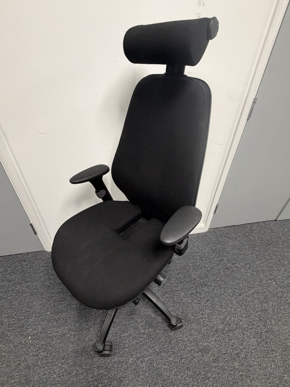 RH400 Ergo Chair with Coccyx Support Comfortable, Adjustable Excellent Condition