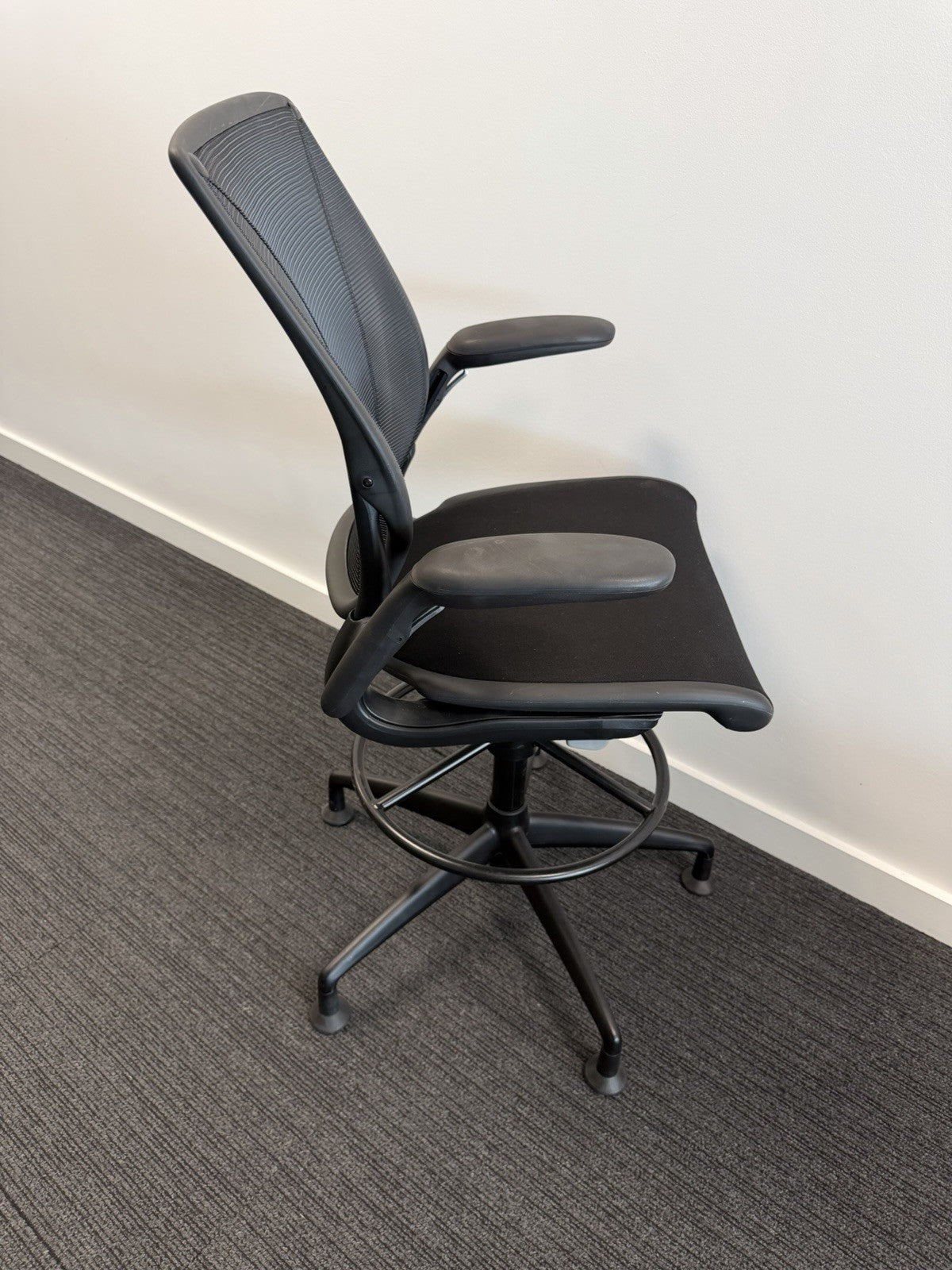 Humanscale Diffrient World Draughtsman Chair Ergonomic Office Stool Mesh Black