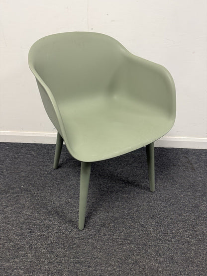 Muuto Visu Lounge Chair – Green – Scandinavian Design Muted Green Tone