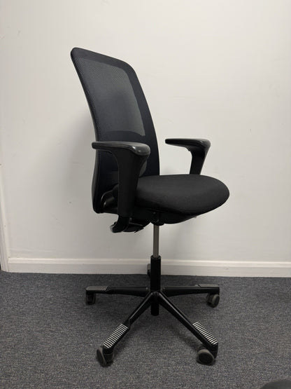 HAG H05 7500 Ergonomic Office Chair Black Mesh Back Adjustable Arms