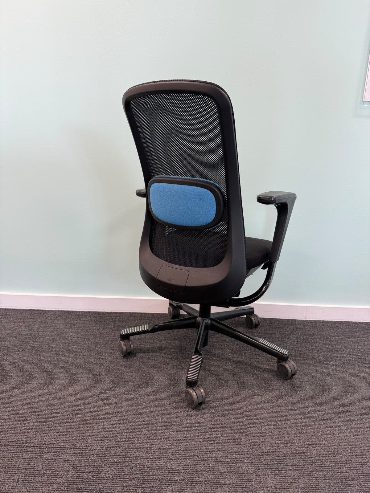 HÅG H05 8500 Ergonomic Office Chair Black Mesh Back Adjustable Task Chair