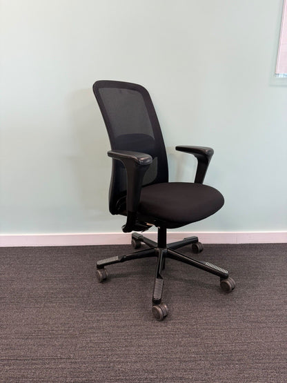 HÅG H05 8500 Ergonomic Office Chair Black Mesh Back Adjustable Task Chair