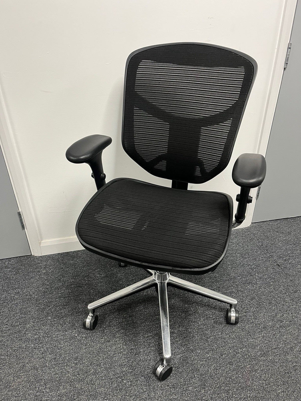 Ergohuman Ergonomic Office Chair – Mesh Seat & Back – Fully Adjustable – Black