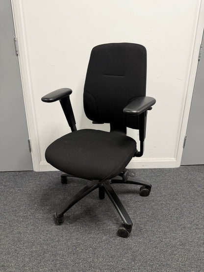 RH Logic 200 Ergonomic Office Chair – Fully Adjustable – Excellent Condition