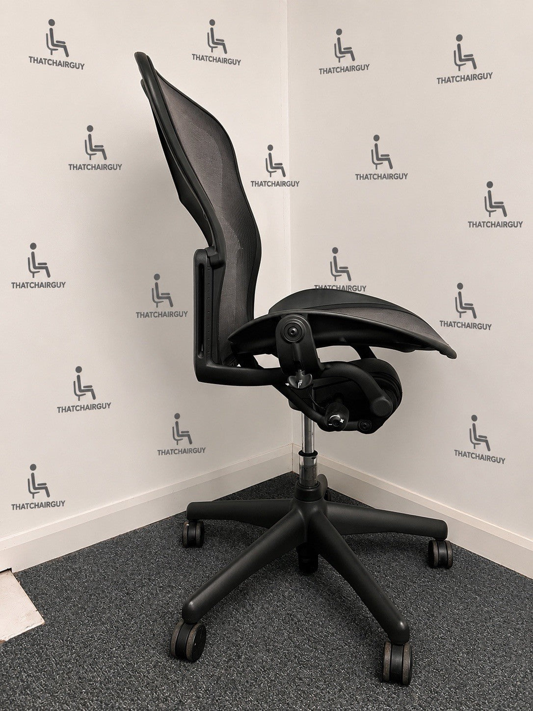 Herman Miller Aeron Classic Size B – Rear Tilt Model – Armless