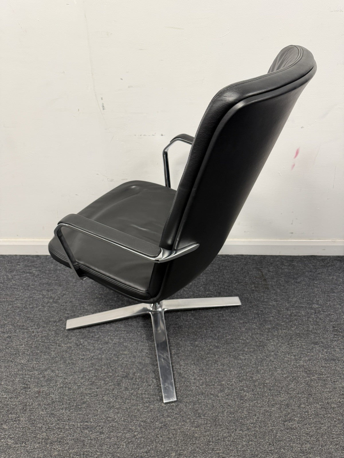 Orangebox Calder Meeting Chair Modern Office Conference Excellent Condition