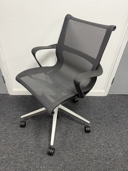 Herman Miller Setu Executive Chair – Black – Excellent Condition