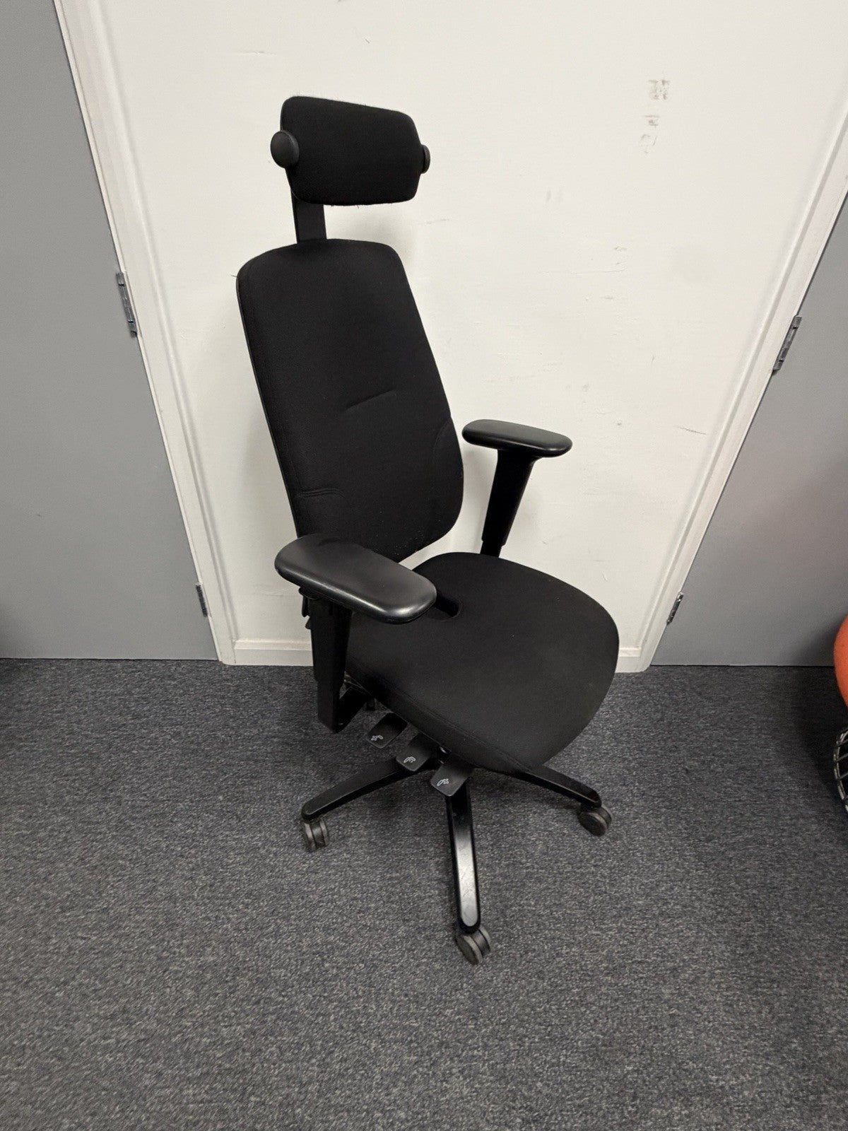 RH Logic 220 Ergo Office Chair Headrest Coccyx Seat Fully Adjustable Chair Black