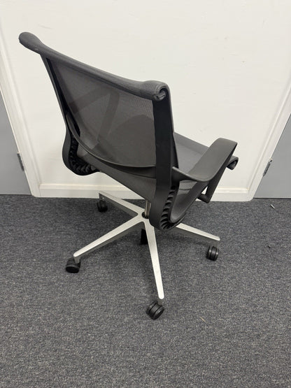 Herman Miller Setu Executive Chair – Black – Excellent Condition