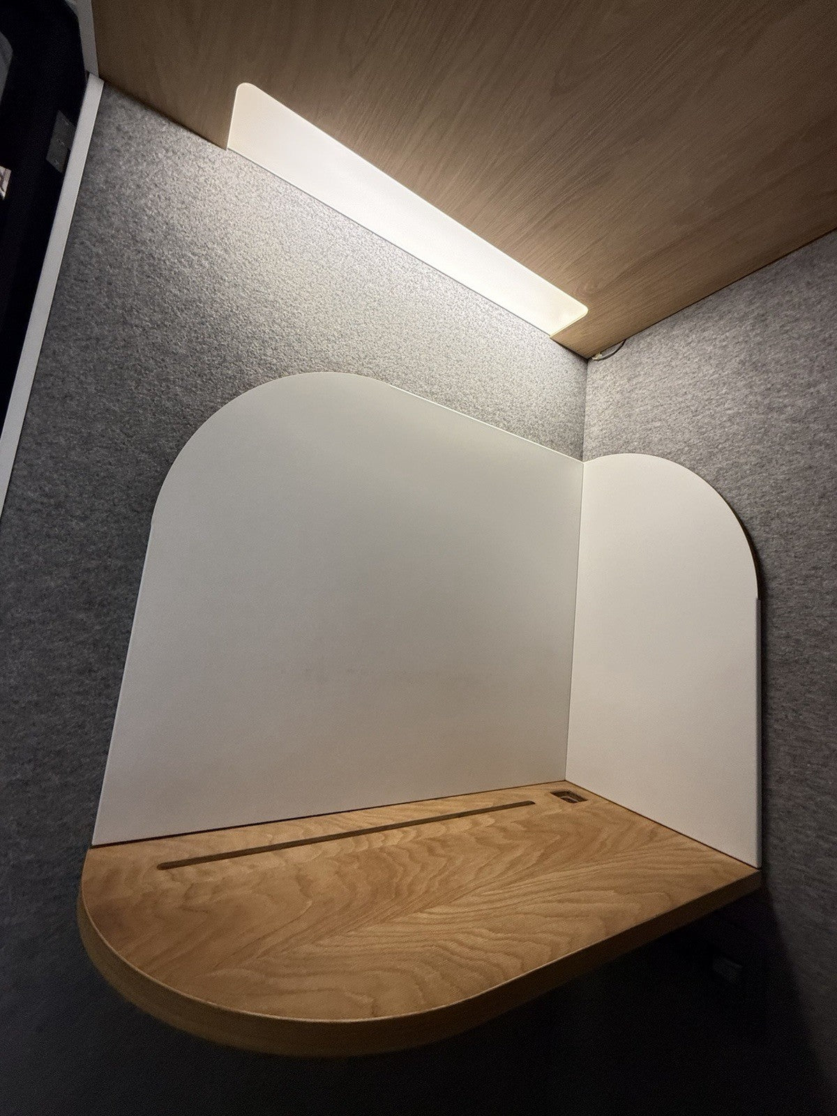 ROOM Acoustic Office Phone Booth Meeting Pod Privacy Booth Call Pod Oak White