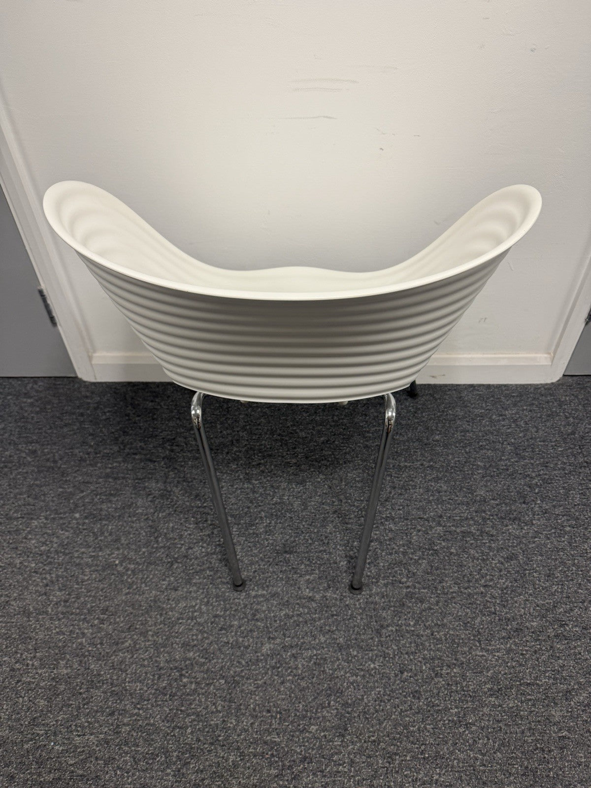 Vitra Tom Vac Chair by Ron Arad – White – Original Designer Chair