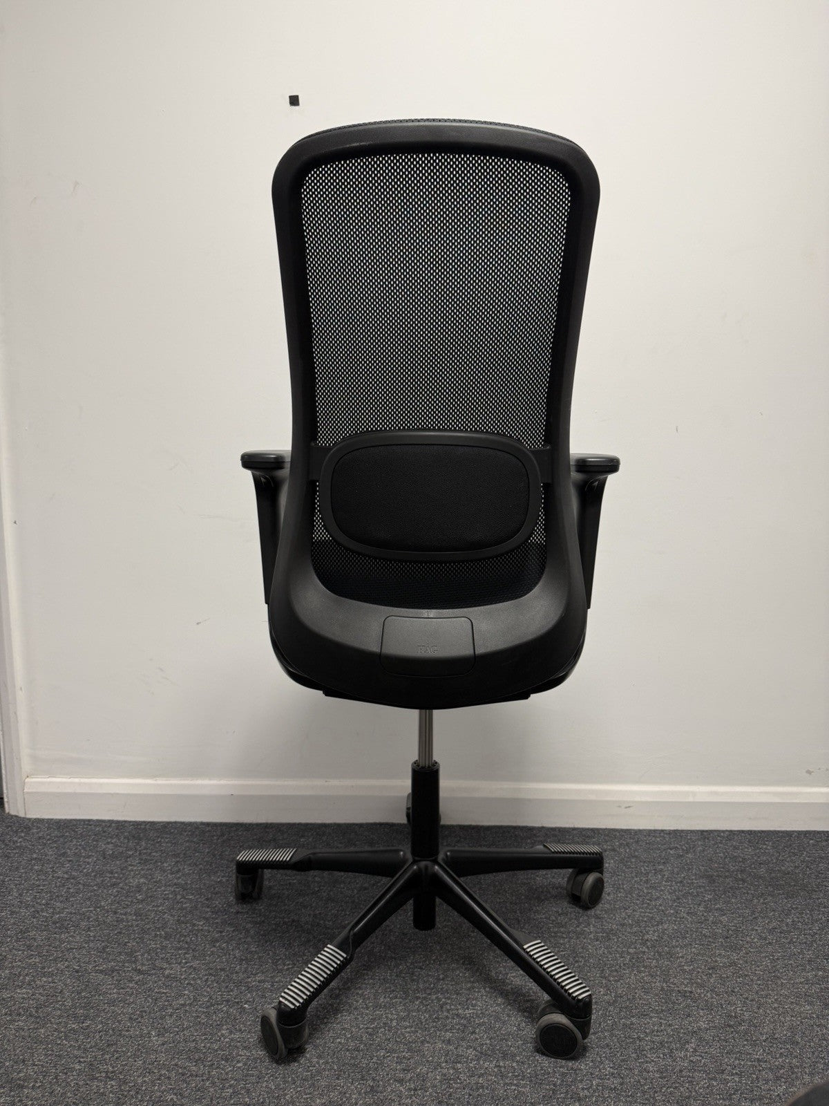 HAG H05 7500 Ergonomic Office Chair Black Mesh Back Adjustable Arms