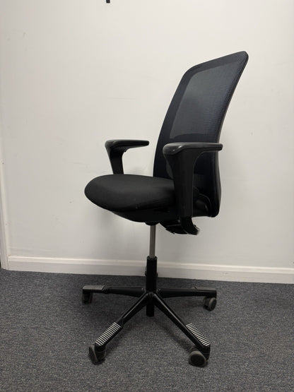 HAG H05 7500 Ergonomic Office Chair Black Mesh Back Adjustable Arms