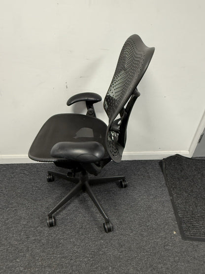 Herman Miller Mirra V1  Anthracite pellicle mesh seat Anthracite back