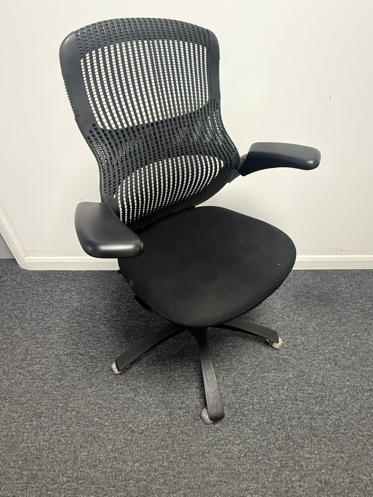 Knoll Generation Executive Ergonomic Task Chair – Black – Premium Office Seating