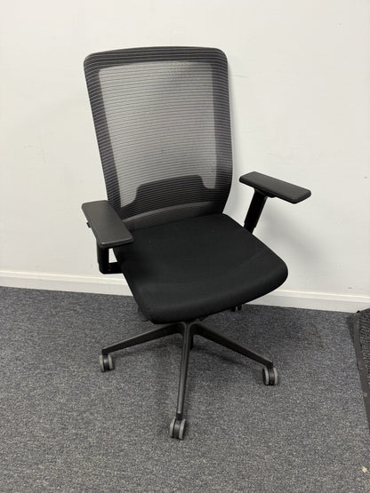 Verco Max 1_AA Hi Back Task Chair With Height Adjustable Arms