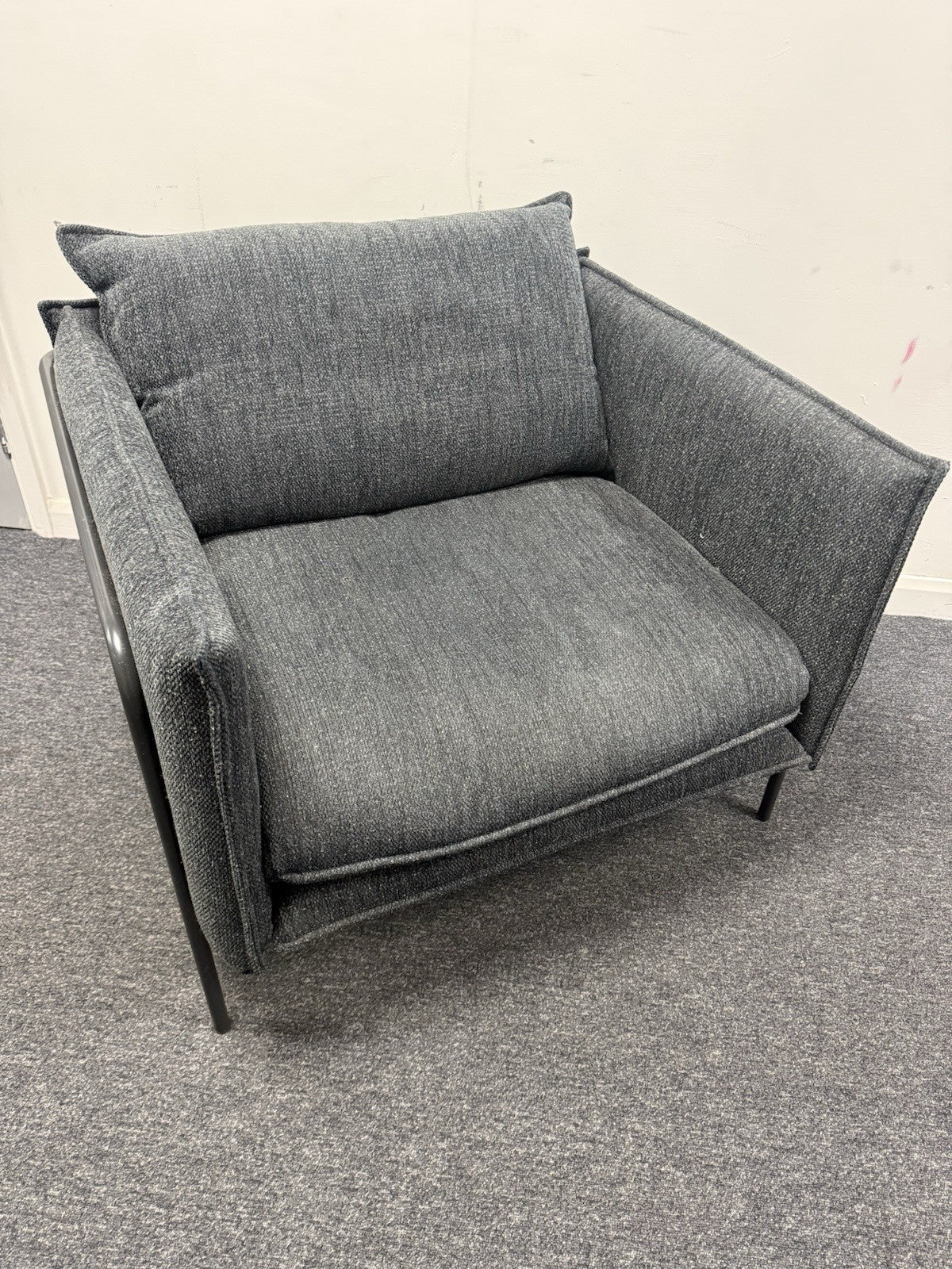 Bolia Pepe Armchair – Designer Scandinavian Lounge Chair – Dark Grey Fabric