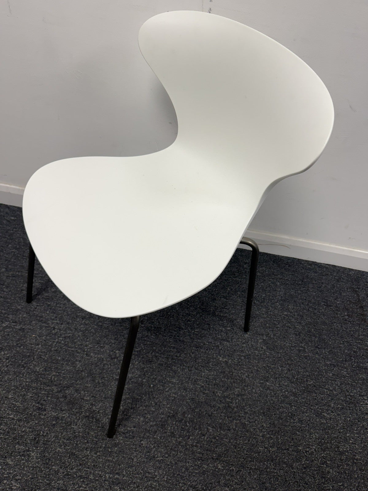 Frovi Ego Stacking Chairs – White Seat Shell – Modern Office / Conference