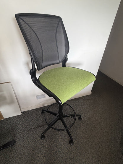 Humanscale Diffrient World Drafting Chair Mesh Back Green Seat Adjustable