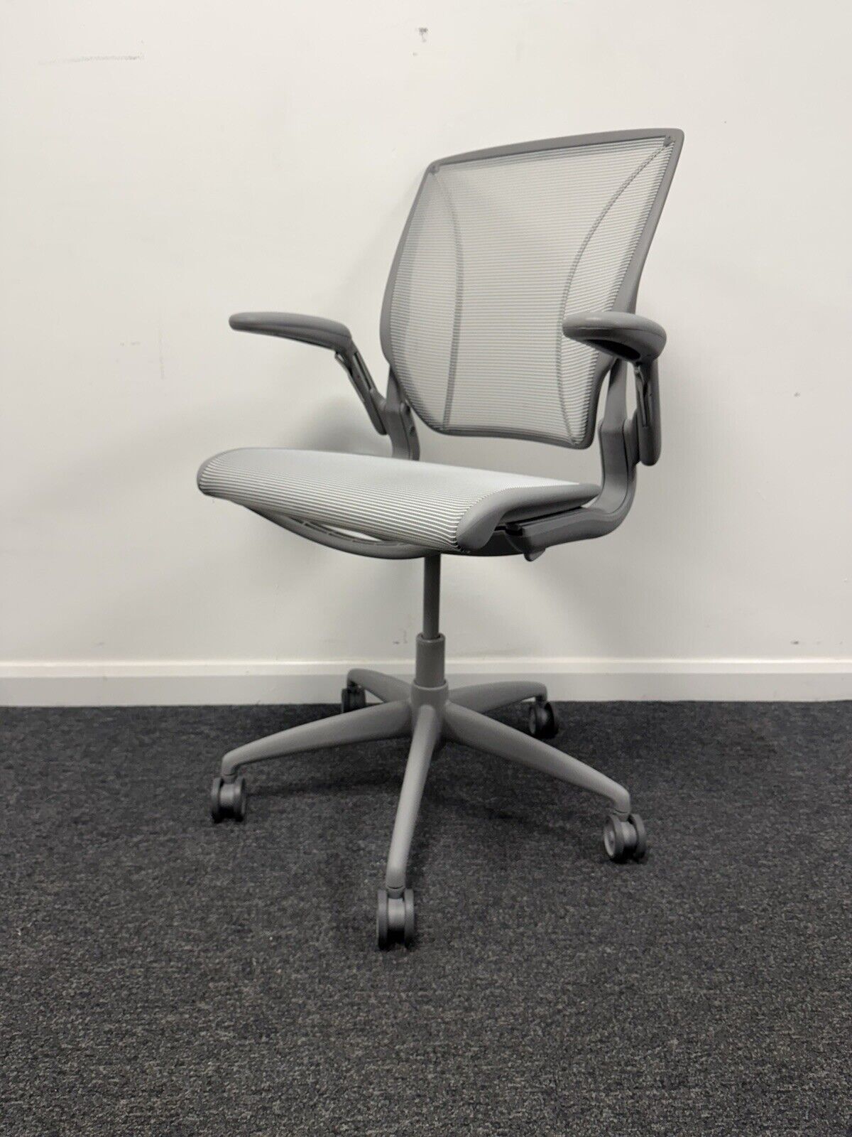 HUMANSCALE Diffrient World Office Swivel Task Chair Ergonomic Grey 