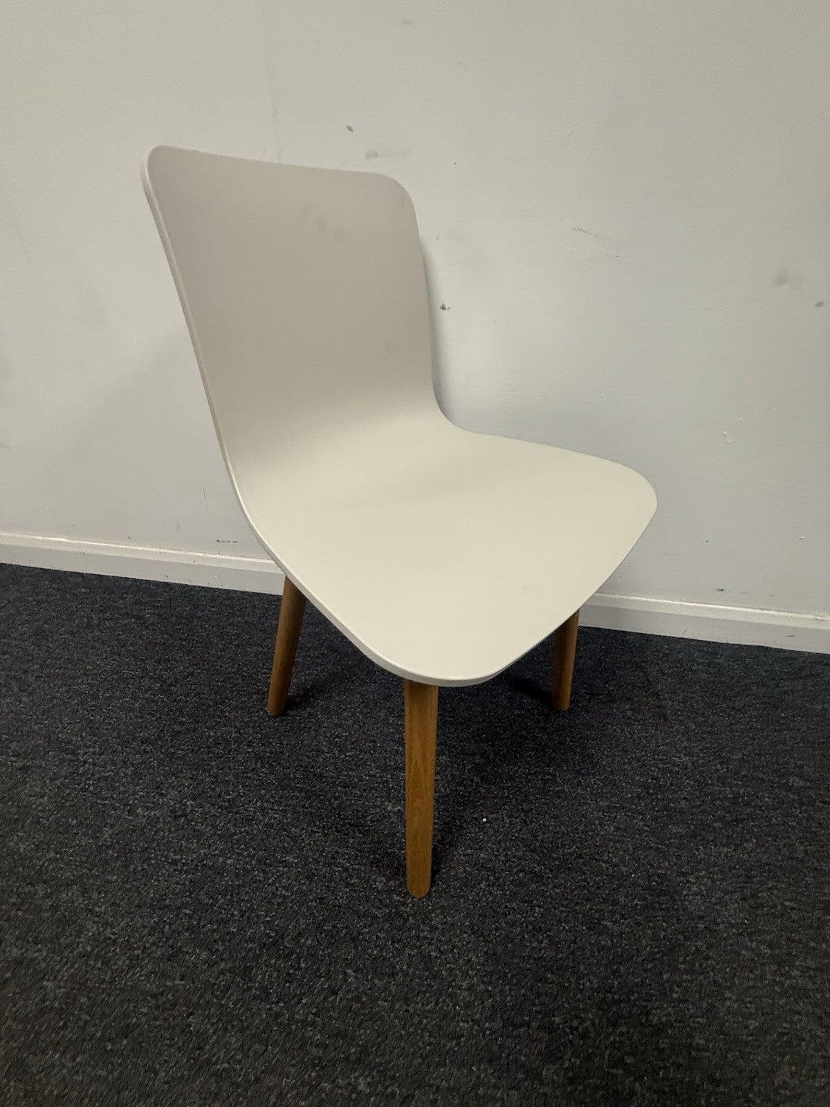 Vitra Hal Dining Chair 2019 In Warm Grey In Excellent Condition Free Delivery