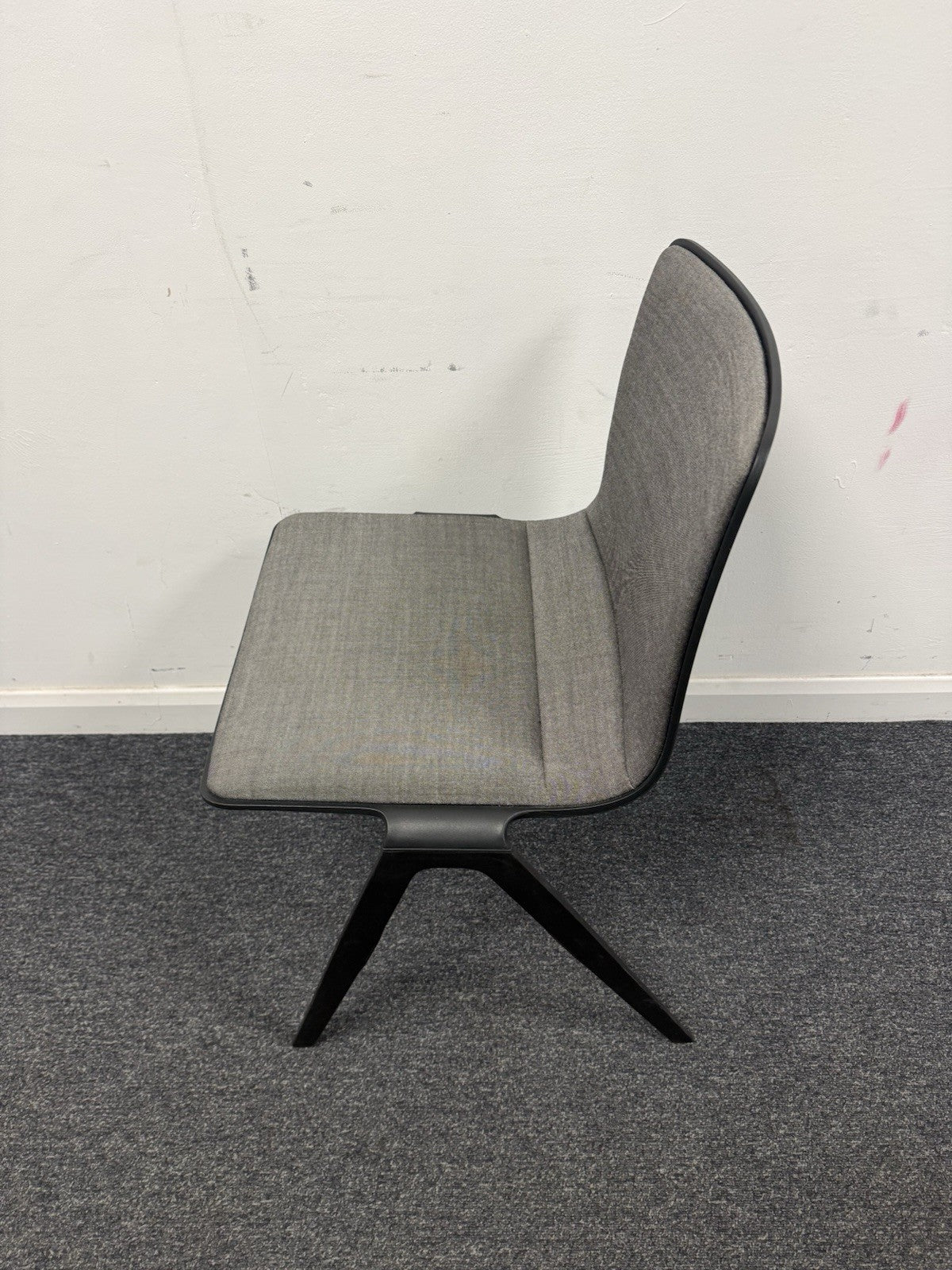 🪑 Brunner A-Chair – Modern Designer Chair – Grey Upholstered – Black Frame