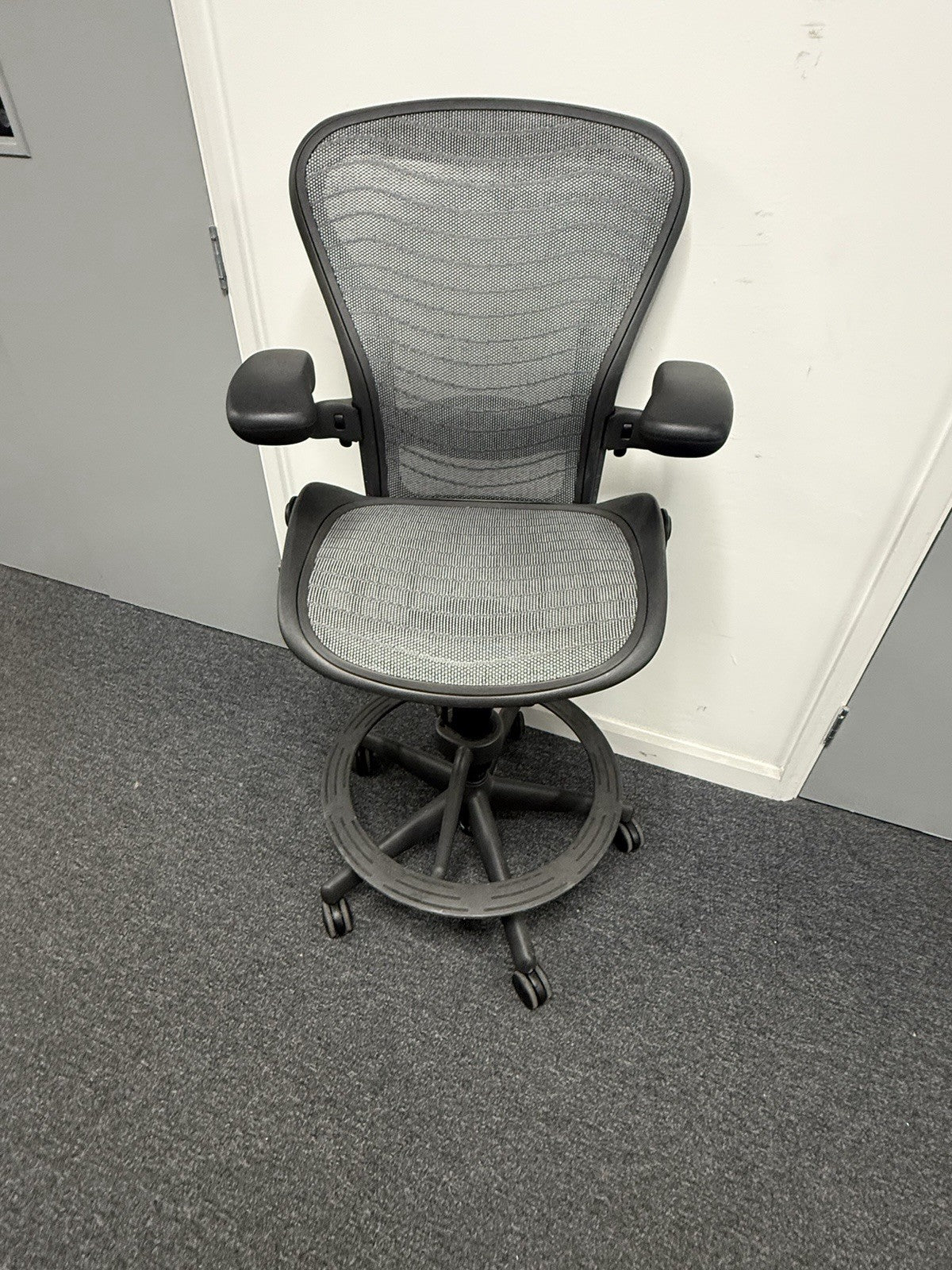 Herman Miller Aeron Draughtsman Chair – Size B – Graphite – 2014