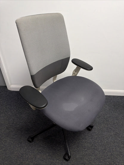 Vitra Oson CE Ergonomic Office Chair – Fully Adjustable Task Chair