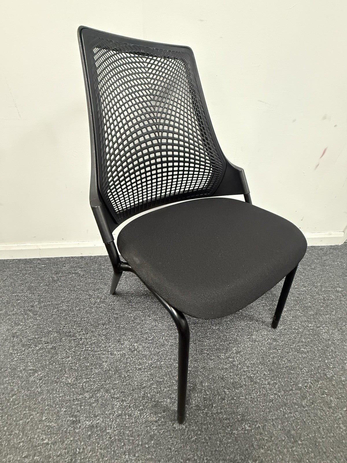 🔥 Herman Miller SAYL Triflex 4-Leg Stacking Chair – Designer Office Seating 🔥