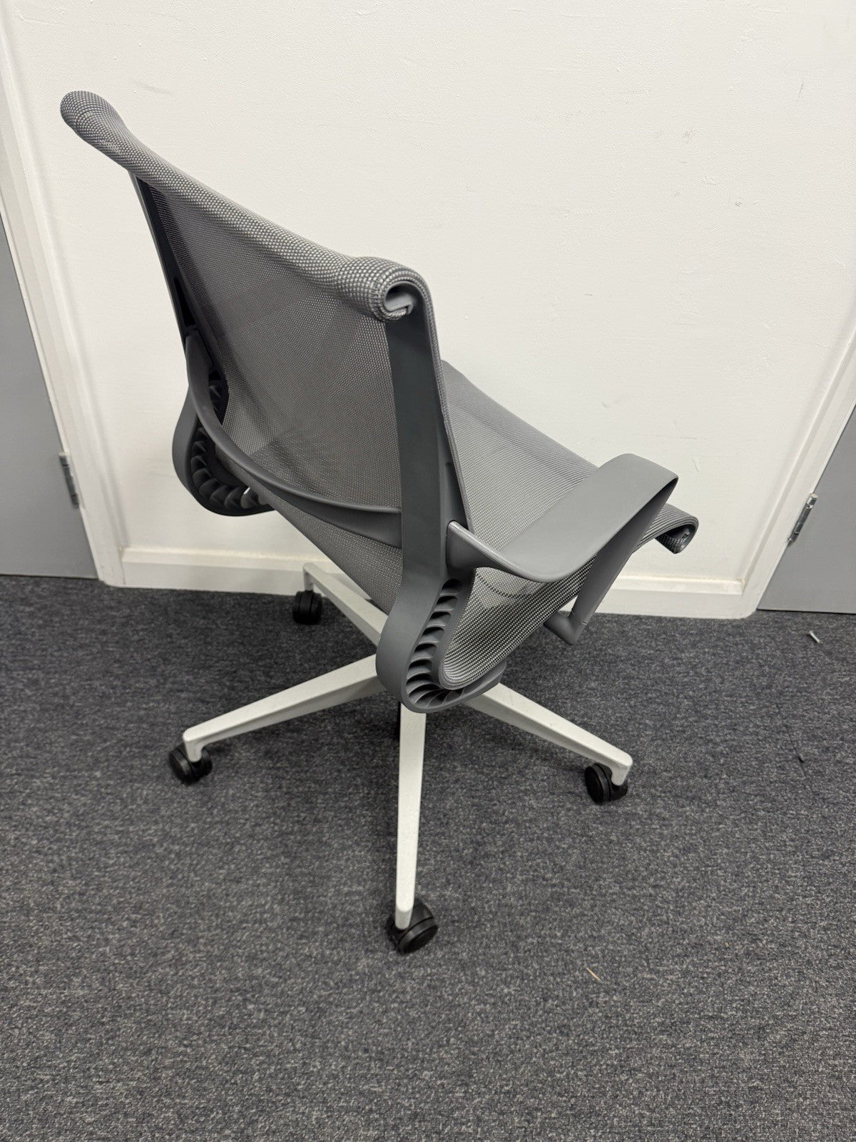 Herman Miller Setu Office Chair – Grey Mesh Ergonomic Design Excellent Condition