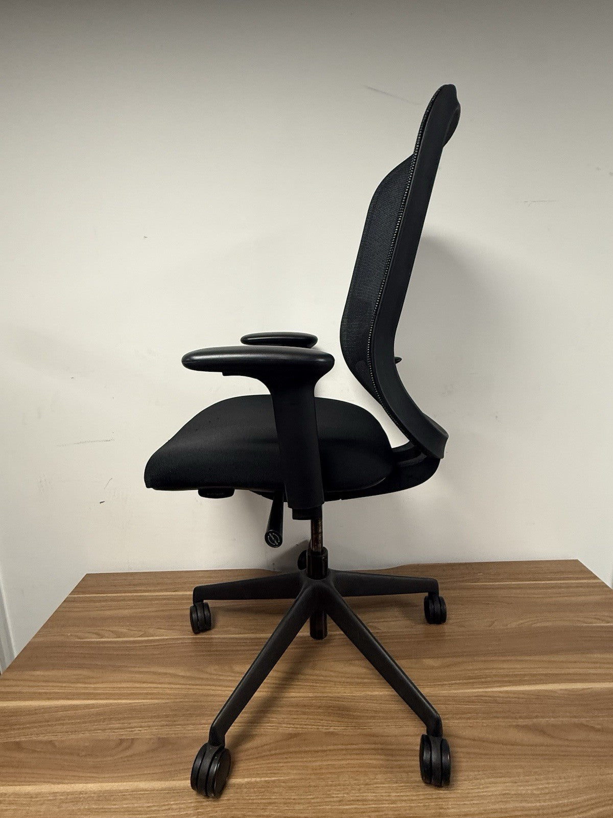 Orangebox Do Task Chair Black Mesh Back Adjustable Swivel Office Chair VGC