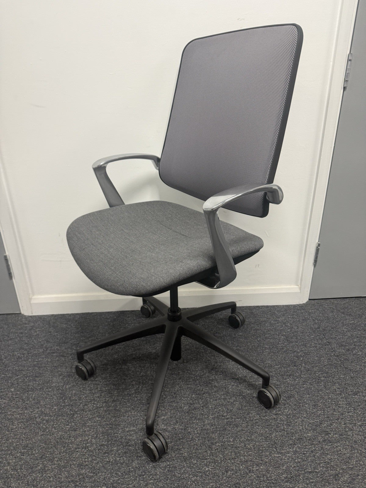 Boss Design Trinetic Dynamic Office Task Chair, Upholstered Seat Cancelled Order