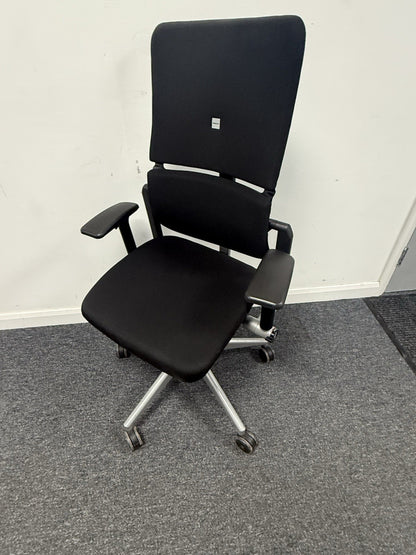 Steelcase Please V2 Executive task ChairFinished in Xtreme Havana Black