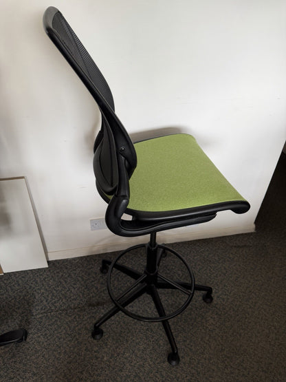 Humanscale Diffrient World Drafting Chair Mesh Back Green Seat Adjustable