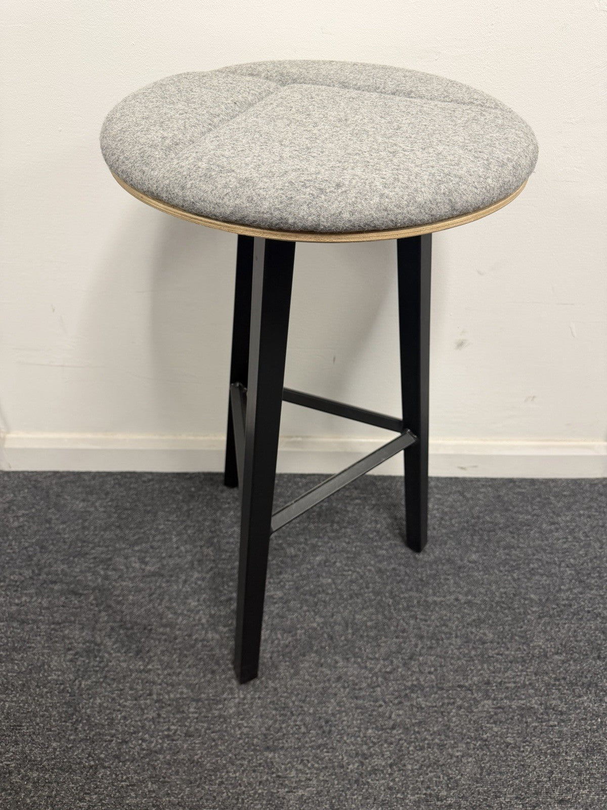 Frovi Relic High Stool Modern Designer Bar Stool Grey/Orange