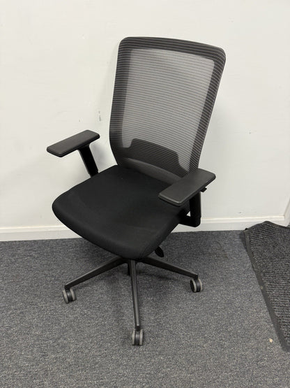 Verco Max 1_AA Hi Back Task Chair With Height Adjustable Arms