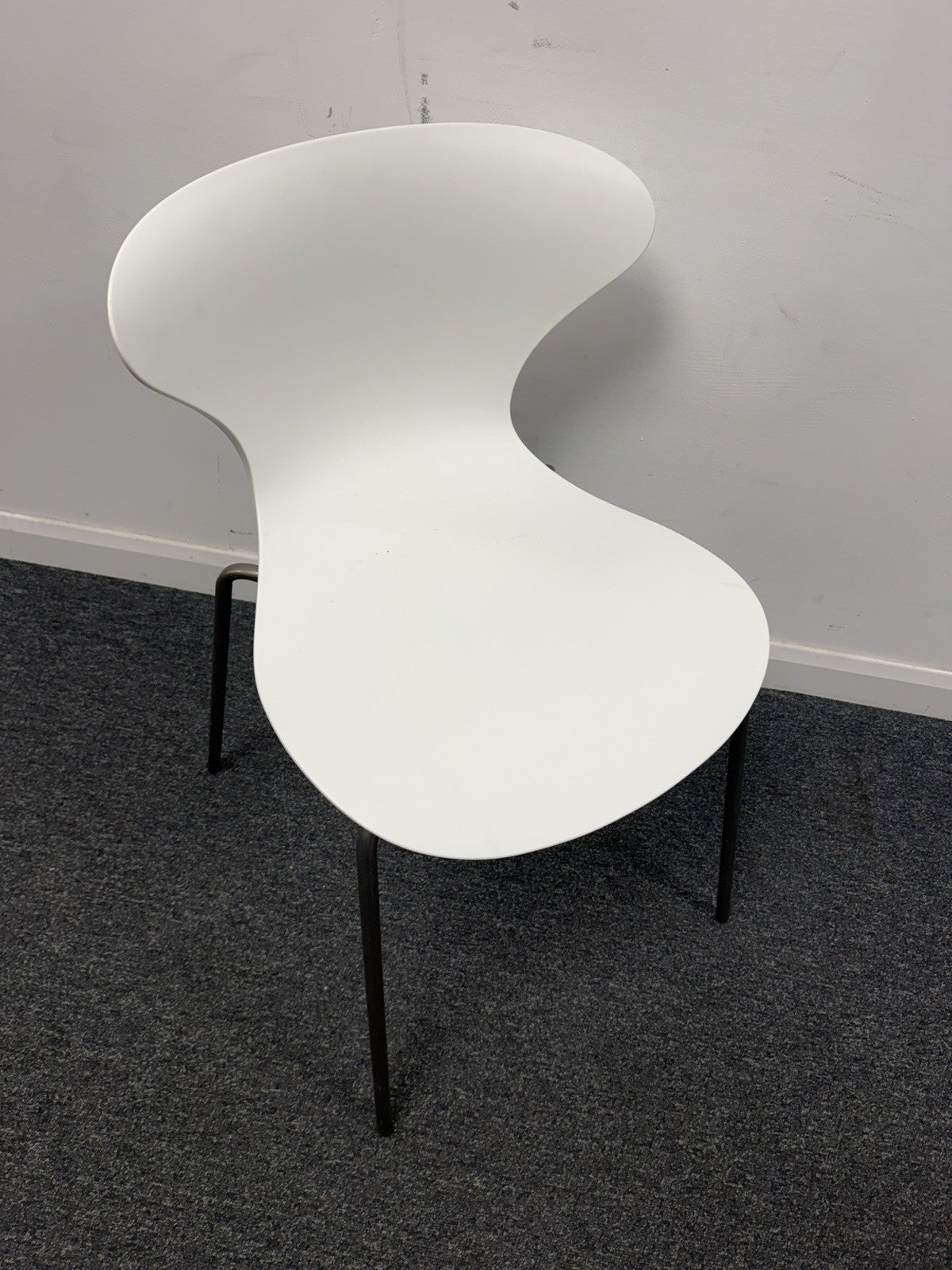 Frovi Ego Stacking Chairs – White Seat Shell – Modern Office / Conference