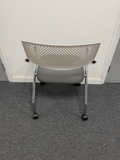 Vitra Visaroll Chairs – Set of 4 – Stacking / Mobile – Office / Meeting Chairs