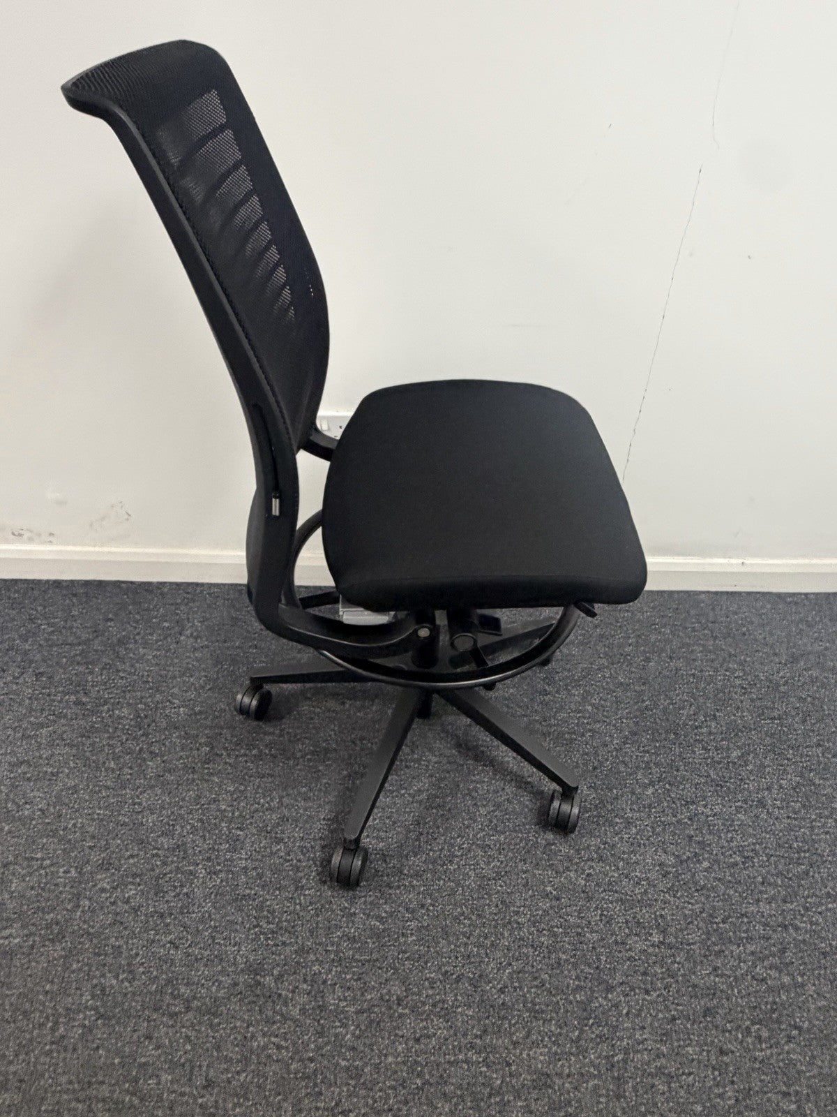 Steelcase Think V2 Draughtsman Chair Black Mesh Ergonomic Office Laboratory VGC