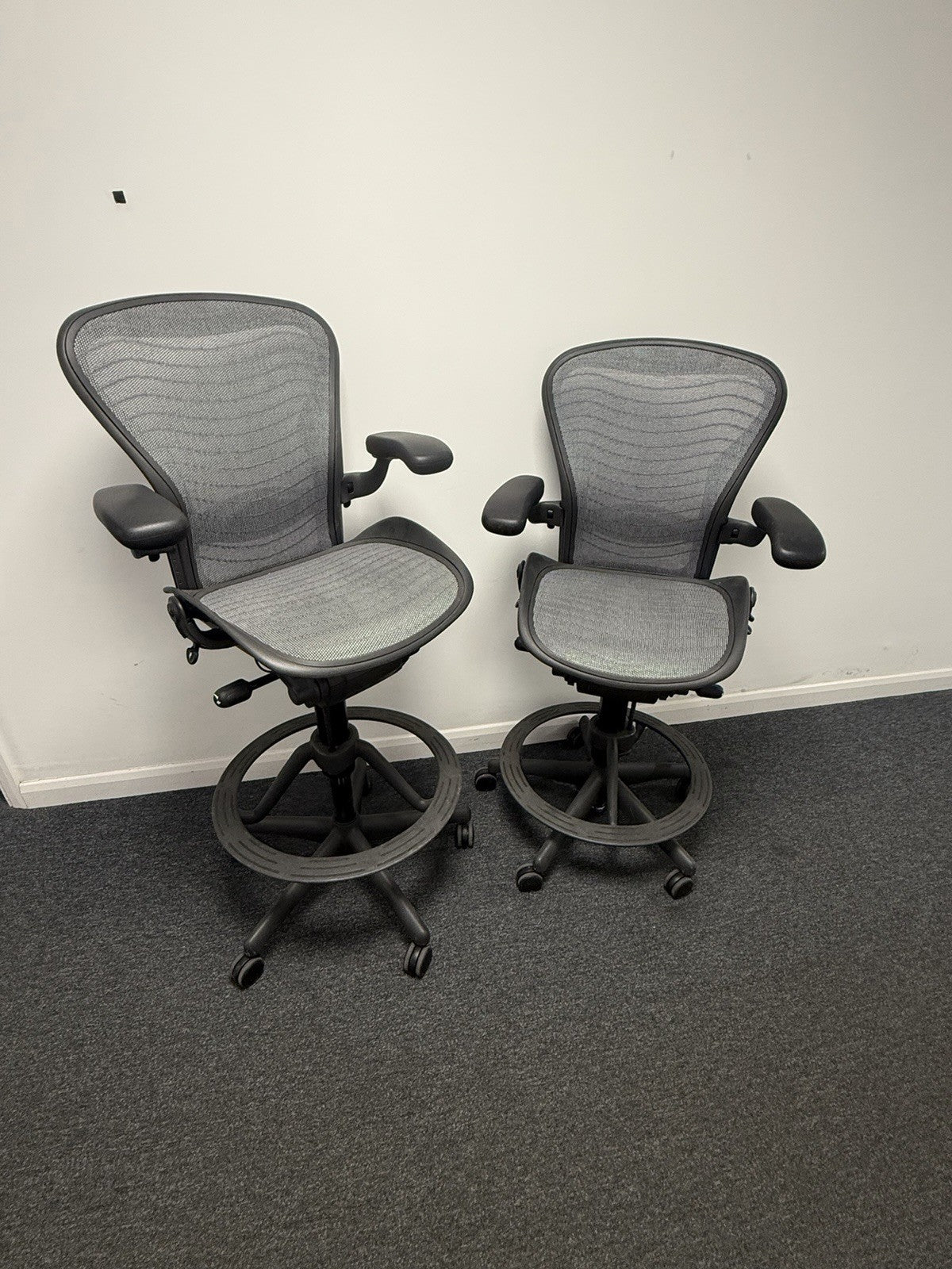Herman Miller Aeron Draughtsman Chair – Size B – Graphite – 2014